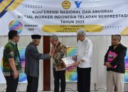 Pro Pembangunan Kesejahteraan Sosial, Bupati Dian Raih Anugerah Worker Indonesia Teladan Berprestasi