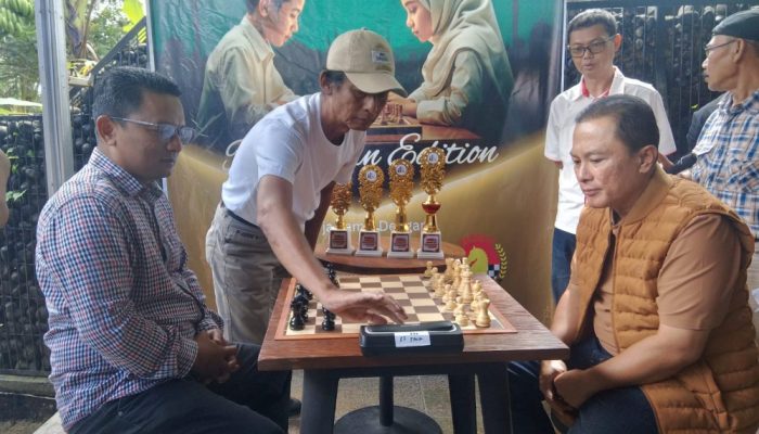 Pemkab Kuningan Dorong Pembinaan Cabor Catur Berkelanjutan, Bupati Dian : Saya Bantu Peralatan