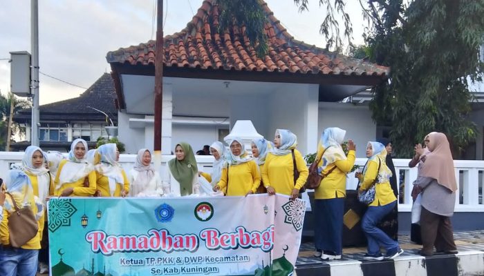 Ramadan Berbagi PKK dan dan Dharma Wanita, Ratusan Tajil Dibagikan Dalam Hitungan Menit
