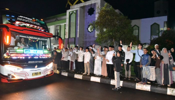 245 Jemaah Haji Kloter 39 Dilepas Bupati Dian