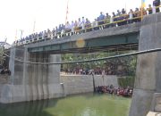 Warga Kecamatan Ciniru Sambut Gembira, Penggunaan Jembatan Yang Diresmikan Bupati Dian