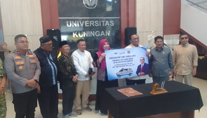 Uniku Dapat Bantuan Mobil Ambulans Dari Presiden Komisaris Ajaib Group