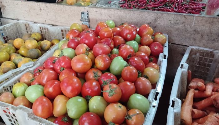 Diduga Dampak Kemarau, Harga Sayuran Naik di Pasar Darma