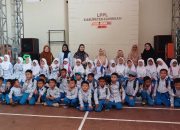 Tingkatkan Kepercayaan Diri Siswa, TKIT Insan Kamil Luragung Berkunjung ke LPPL Kuningan FM