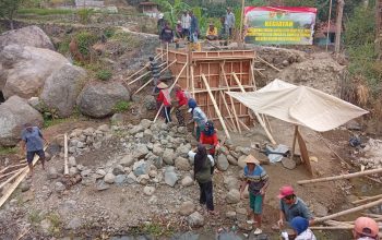 Jembatan Garuda Dibangun di Dusun Ciawitali Desa Cimenga, Gantikan Jembatan yang Hampir Roboh